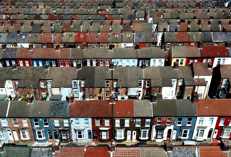 &copy; Reuters. 　９月１４日、英王立公認不動産鑑定士協会（ＲＩＣＳ）が発表した調査によると、８月の住宅価格指数（「上昇」との回答から「下落」を引いた数値）はマイナス６８と前月のマイナス５