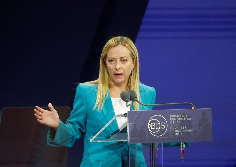 &copy; Reuters. Primeira-ministra da Itália, Giorgia Meloni, discursa durante fórum demográfico em Budapeste, na Hungria
14/09/2023 REUTERS/Bernadett Szabo