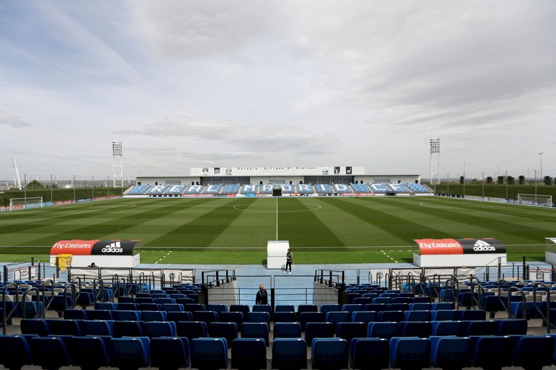 © Reuters. FILE PHOTO: Football Soccer - Real Madrid Preview - Valdebebas, Madrid, Spain - 24/5/16 General view of Alfredo DiStefano soccer stadium inside training grounds. REUTERS/Sergio Perez/File Photo