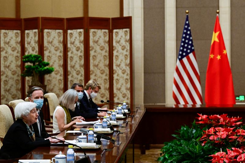 &copy; Reuters. US Treasury Secretary Janet Yellen (L) attends a meeting with Chinese Vice Premier He Lifeng at the Diaoyutai State Guesthouse in Beijing on July 8, 2023.    Pedro PARDO/Pool via REUTERS/File Photo