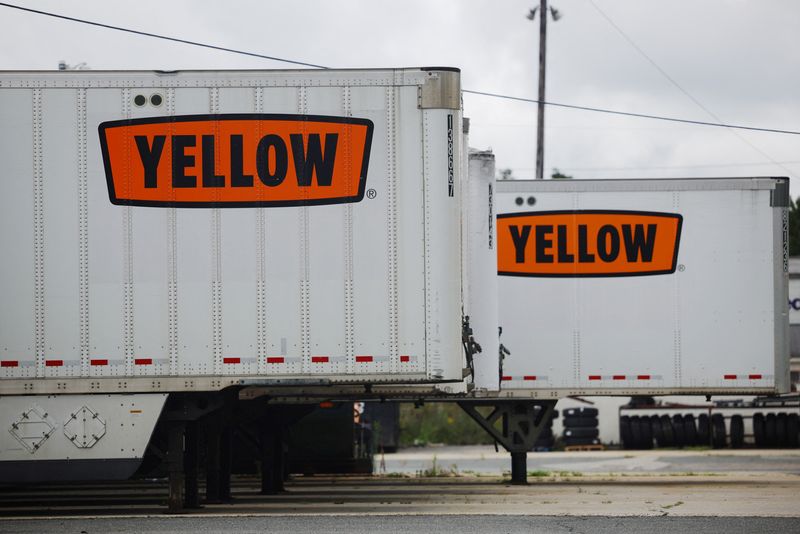&copy; Reuters. Yellow Corp. trailers sit idle at a YRC shipping facility in North Reading, Massachusetts, U.S., August 16, 2023. REUTERS/Brian Snyder/File Photo