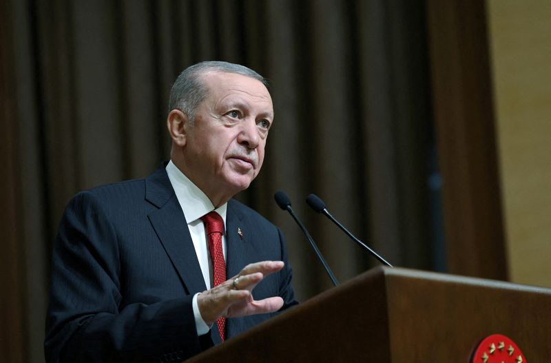 &copy; Reuters. FILE PHOTO: Turkey's President Tayyip Erdogan presents medium-term economic programme forecasts in Ankara, Turkey, September 6, 2023. Murat Cetinmuhurdar/PPO/Handout via REUTERS/File Photo