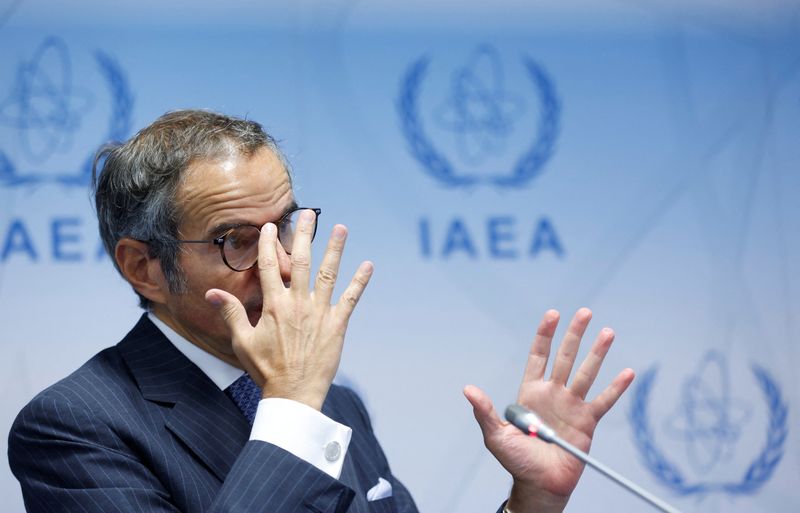 Le patron de l'AIEA condamne la décision de l'Iran d'exclure certains inspecteurs