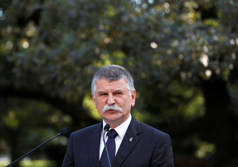 &copy; Reuters. FOTO DE ARCHIVO: El presidente del Parlamento húngaro, Laszlo Kover, participa en la ceremonia de descubrimiento del busto del mariscal Jozef Pilsudski con motivo de los 100 años de independencia de Polonia en Budapest, Hungría. 26 de septiembre de 201