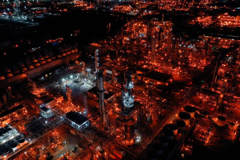 &copy; Reuters. A nighttime view of Marathon Petroleum's Los Angeles Refinery, which processes domestic & imported crude oil into gasoline, diesel fuel, and other refined petroleum products, in Carson, California, U.S., March 11, 2022.  REUTERS/Bing Guan 