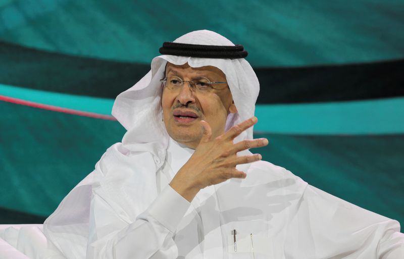 &copy; Reuters. FOTO DE ARCHIVO: El ministro de Energía de Arabia Saudita, el príncipe Abdulaziz bin Salman Al-Saud, habla durante la 10ª Conferencia Empresarial Árabe-China en Riad, Arabia Saudita. 11 de junio, 2023. REUTERS/Ahmed Yosri