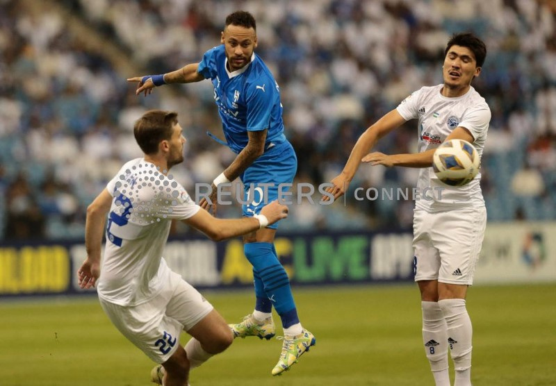 Al Ittihad vence Al Quwa Al Jawiya com gol no fim e assume liderança do  grupo na Liga dos Campeões da Ásia