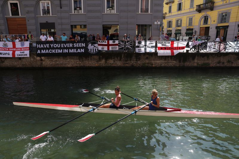 &copy; Reuters. Torcedores do Newcastle United são vistos perto dos canais de Navigli antes da partida
19/09/2023
REUTERS/Claudia Greco