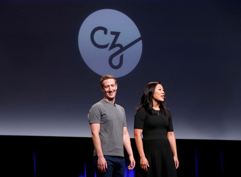 &copy; Reuters. Priscilla Chan e seu marido Mark Zuckerberg anunciam a Chan Zuckerberg para "curar, prevenir ou controlar todas as doenças" até o final do século durante uma entrevista coletiva na UCSF Mission Bay, em São Francisco, Califórnia, EUA
21/09/2016
REUTER
