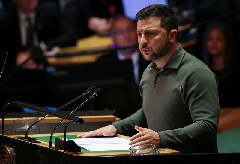 © Reuters. Ukraine's President Volodymyr Zelenskiy addresses the 78th Session of the U.N. General Assembly in New York City, U.S., September 19, 2023.  REUTERS/Caitlin Ochs