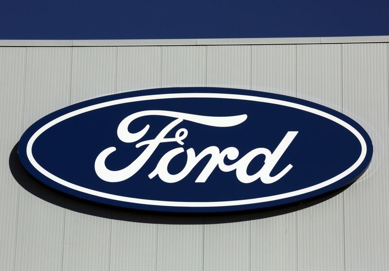 &copy; Reuters. FILE PHOTO: A Ford logo is seen on a wall of the Oakville Assembly Plant as workers with UNIFOR attended a ratification vote nearby, in Oakville, Ontario, Canada November 6, 2016. REUTERS/Chris Helgren