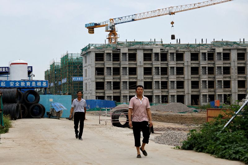 &copy; Reuters. 　９月２０日、中国不動産開発大手の碧桂園（カントリー・ガーデン）は、国内２３１都市で１５日までに累計３８万１０００戸の住宅を引き渡したと発表した。写真は同社の集合住宅の建