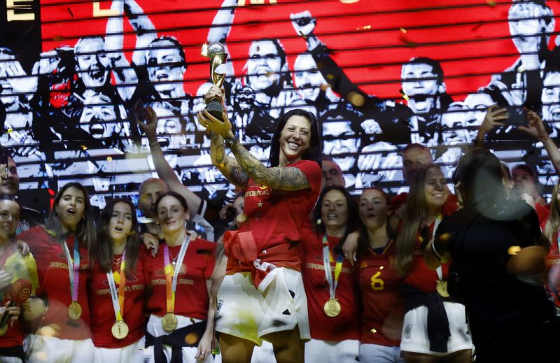 Soccer-Spain's women players to end boycott after federation commits to change