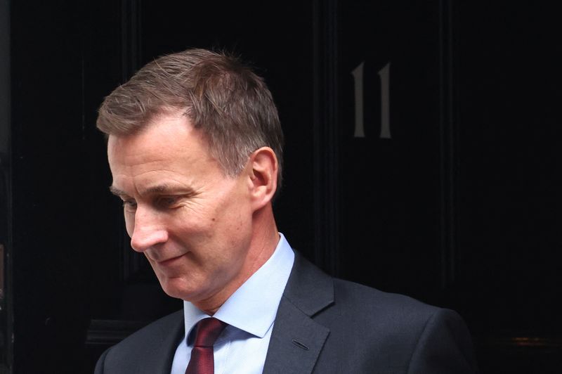 &copy; Reuters. British Chancellor of the Exchequer Jeremy Hunt leaves Downing Street in London, Britain, September 13, 2023. REUTERS/Toby Melville/File photo