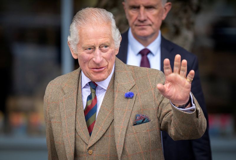 &copy; Reuters. Le roi Charles de Grande-Bretagne visite le Discovery Centre et l'Auld School Close à Tomintoul, en Grande-Bretagne. /Photo prise le 13 septembre 2023/REUTERS/Jane Barlow