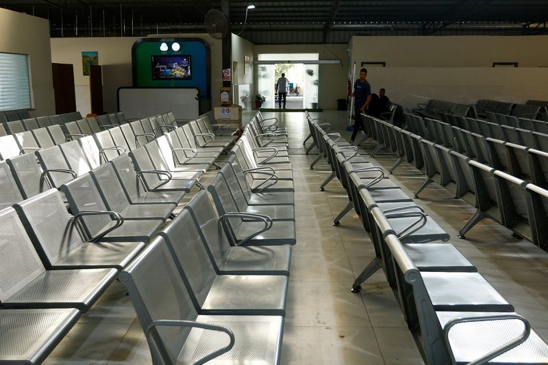 &copy; Reuters. Terminal de passageiros vazio em Erez
 20/9/2023    REUTERS/Ibraheem Abu Mustafa