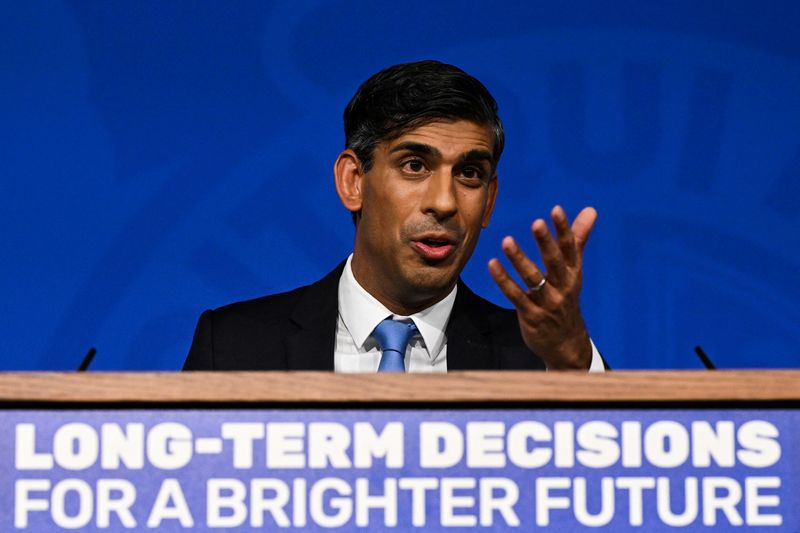 &copy; Reuters. Britain's Prime Minister Rishi Sunak delivers a speech during a press conference on the net zero target, at the Downing Street Briefing Room, in central London, on September 20, 2023. The UK looked set to backtrack on policies aimed at achieving net zero 