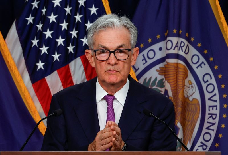 © Reuters. U.S. Federal Reserve Chairman Jerome Powell holds a press conference after the release of the Fed policy decision to leave interest rates unchanged, at the Federal Reserve in Washington, U.S, September 20, 2023. REUTERS/Evelyn Hockstein