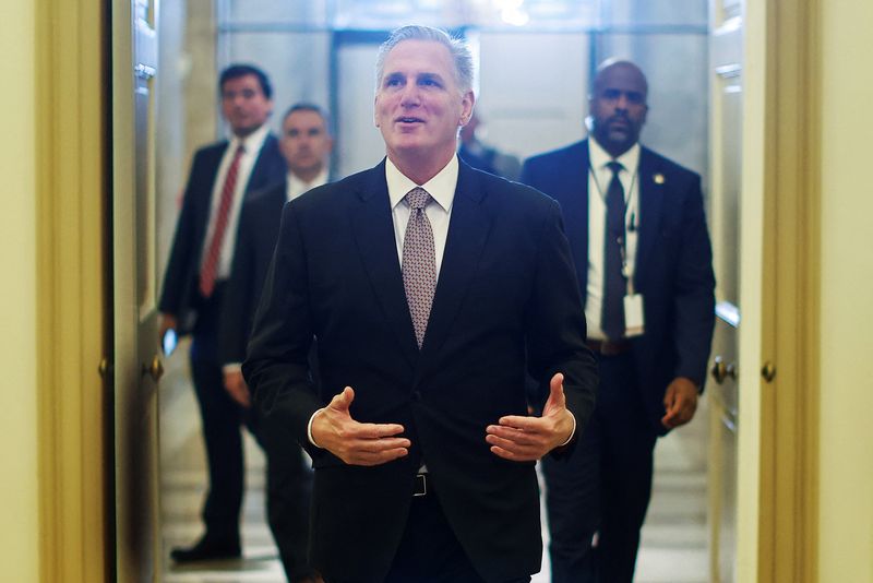 &copy; Reuters. U.S. House Speaker Kevin McCarthy speaks with reporters at the U.S. Capitol in Washington, U.S. September 20, 2023.  REUTERS/Jonathan Ernst