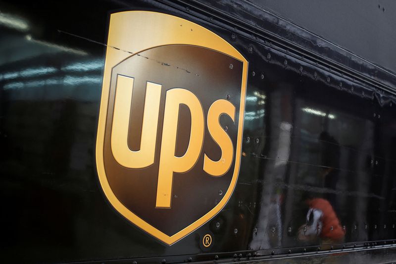 &copy; Reuters. FILE PHOTO: A UPS delivery truck is seen in New York March 5, 2014.    REUTERS/Shannon Stapleton/File Photo