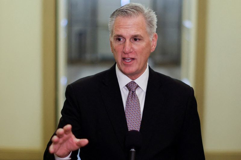 © Reuters. U.S. House Speaker Kevin McCarthy speaks with reporters at the U.S. Capitol in Washington, U.S. September 20, 2023.  REUTERS/Jonathan Ernst