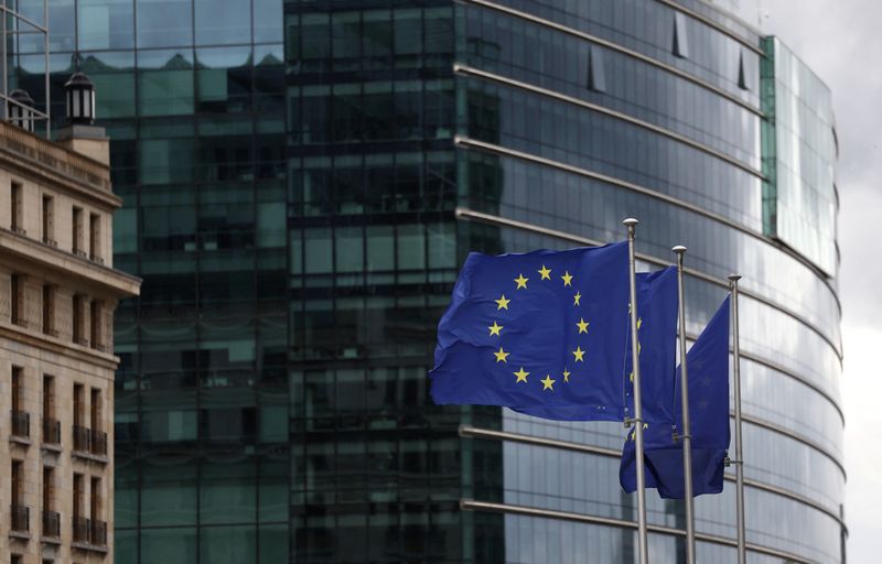 &copy; Reuters. FILE PHOTO: European flags fly outside the European Commission headquarters in Brussels, Belgium September 20, 2023. REUTERS/Yves Herman/File photo