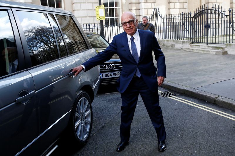 &copy; Reuters. FILE PHOTO: Media mogul Rupert Murdoch gets into his car in London, Britain March 4, 2016. REUTERS/Stefan Wermuth/File Photo