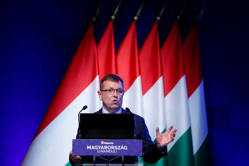 &copy; Reuters. FILE PHOTO: Hungarian Central Bank Governor Gyorgy Matolcsy speaks during a business conference in Budapest, Hungary, June 9, 2021. REUTERS/Bernadett Szabo/File Photo