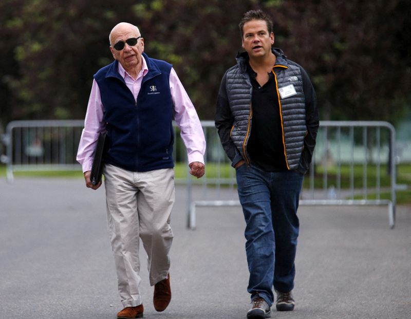 &copy; Reuters. FILE PHOTO: 21st Century Fox Executive Co-Chairmen Rupert Murdoch (L) and his son Lachlan attend the first day of the annual Allen and Co. media conference in Sun Valley, Idaho July 8, 2015.  REUTERS/Mike Blake/File Photo