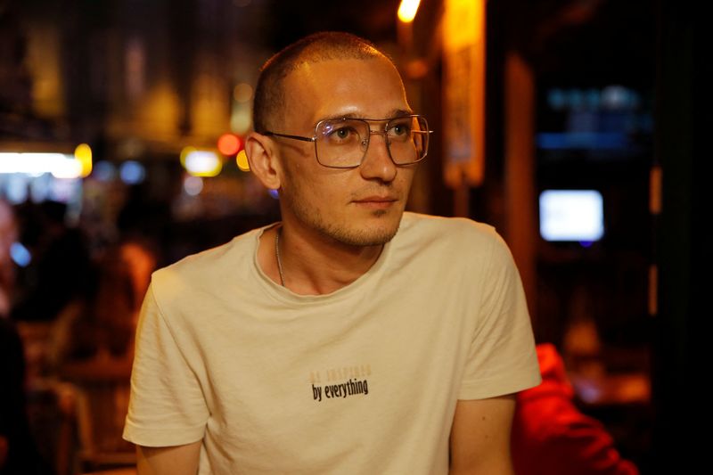 &copy; Reuters. آدم معرستاوي، ناشط سوري يبلغ من العمر 29 عاما يعد مقابلة مع رويترز في إسطنبول يوم 12 سبتمبر أيلول 2023. تصوير: ديلارا سينكايا - رويترز.