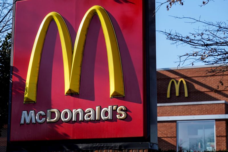 &copy; Reuters. The logo for McDonald's restaurant is seen as McDonald's Corp. reports fourth quarter earnings, in Arlington, Virginia, U.S., January 27, 2022.      REUTERS/Joshua Roberts