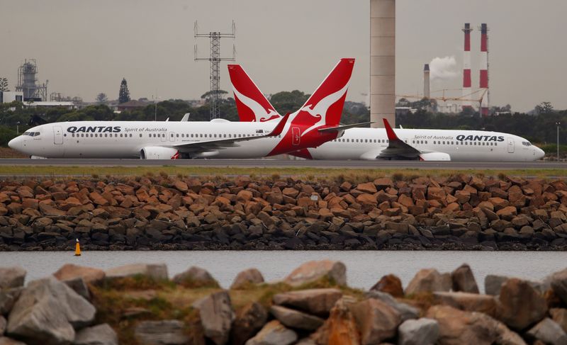 &copy; Reuters. Qantas Boeing 737-800 planes taxi at Kingsford Smith International Airport in Sydney, Australia, February 22, 2018. REUTERS/Daniel Munoz