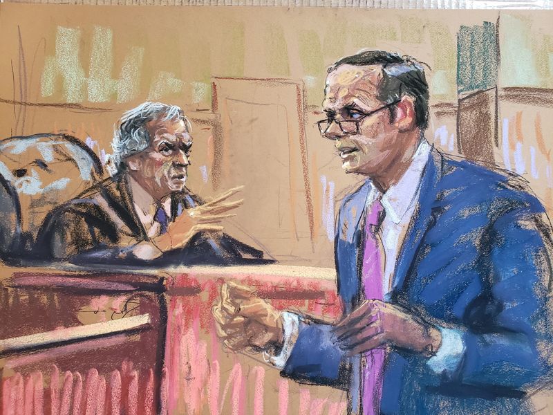 © Reuters. Justice Arthur Engoron listens to Trump's lawyer Christopher Kise during a hearing related to New York Attorney General Letitia James' civil lawsuit alleging that former U.S. President Donald Trump ran a systematic fraud at his family business at a courthouse in New York, U.S., September 22, 2023 in this courtroom sketch.  REUTERS/Jane Rosenberg