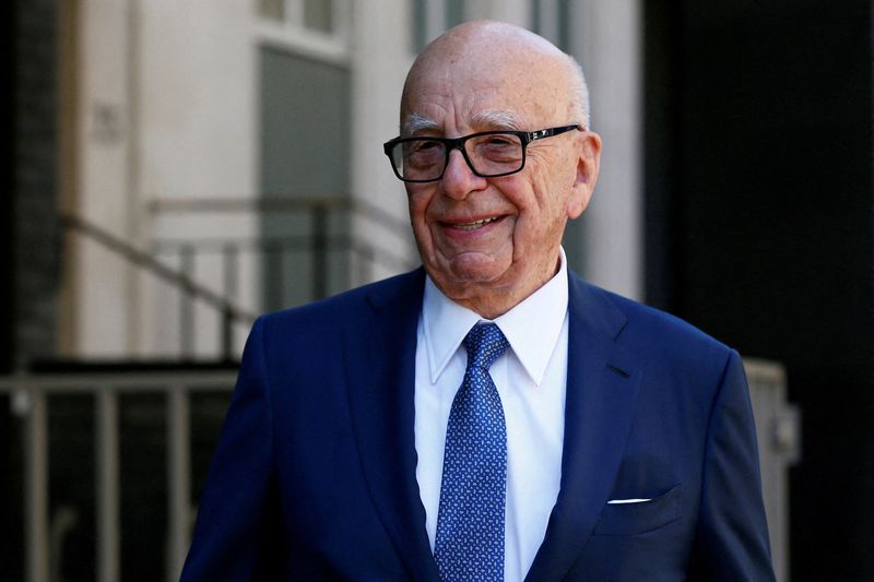 &copy; Reuters. FILE PHOTO: Media mogul Rupert Murdoch leaves his home in London, Britain March 4, 2016. Murdoch wed former supermodel Jerry Hall in a low-key ceremony in central London on Friday, the fourth marriage for the media mogul. REUTERS/Stefan Wermuth/File Photo
