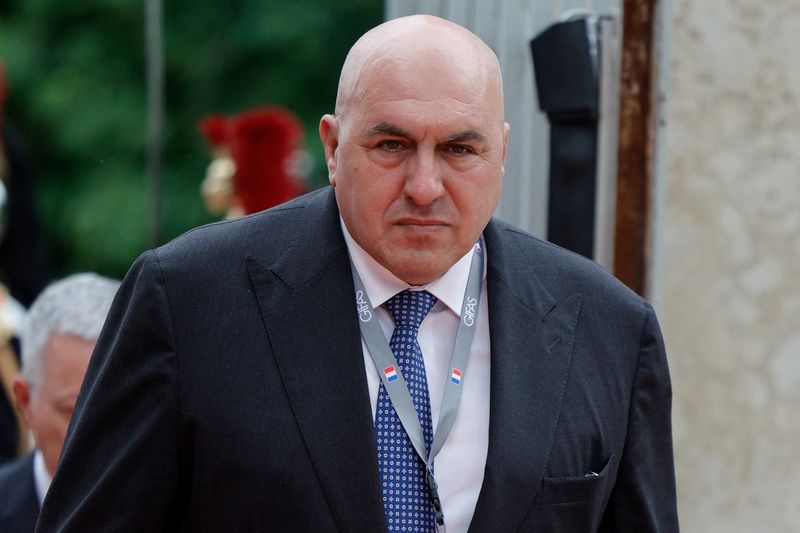 &copy; Reuters. Italian Minister of Defence Guido Crosetto arrives to take part in the European Air Defence Conference gathering 18 Defence ministers, at Les Invalides in Paris on June 19, 2023. GEOFFROY VAN DER HASSELT/Pool via REUTERS/File Photo