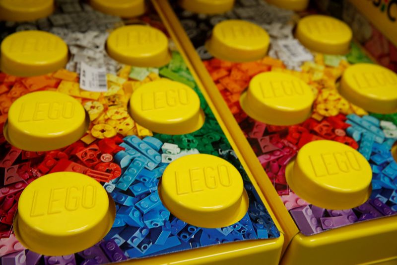 &copy; Reuters. FILE PHOTO: Sets of Lego bricks are seen at a toy store in Bonn, Germany, September 5, 2017.  REUTERS/Wolfgang Rattay/File Photo