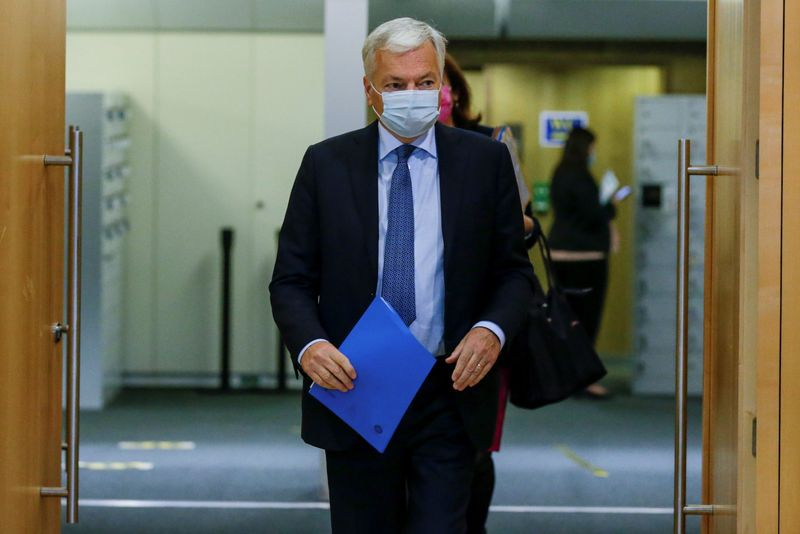 &copy; Reuters. FILE PHOTO: EU Commissioner for Justice Didier Reynders arrives at the meeting of the College of EU Commissioners in Brussels, Belgium October 13, 2021. Aris Oikonomou/Pool via REUTERS/file photo