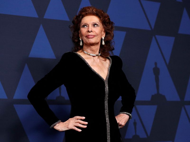 &copy; Reuters. FILE PHOTO: 2019 Governors Awards - Arrivals - Hollywood, California, U.S., October 27, 2019 - Sophia Loren. REUTERS/Mario Anzuoni/File Photo