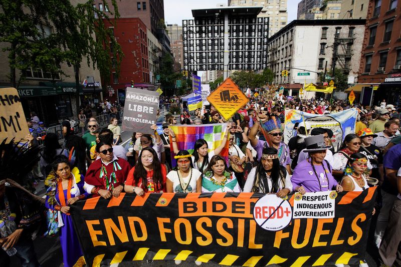 &copy; Reuters. Ativistas fazem manifestação pedindo que governo dos EUA aja para conter mudanças climáticas, em Nova York, EUA
17/09/2023
REUTERS/Eduardo Munoz