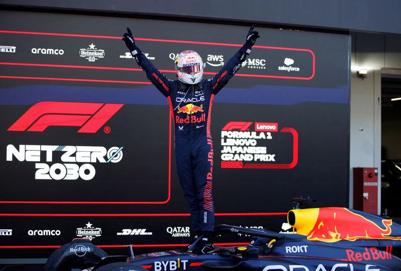 Verstappen faz pole em Suzuka e está perto de conquistar título da F1