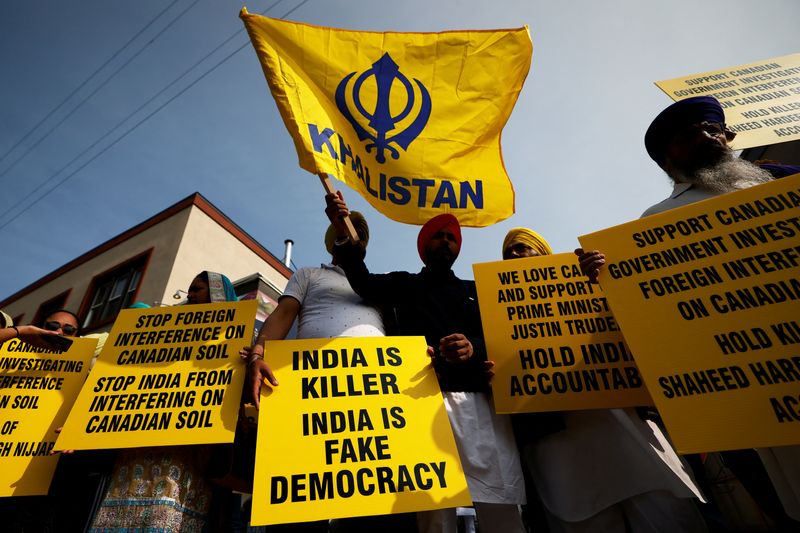 &copy; Reuters. Demonstrators gather across from the High Commission of India in Ottawa, Ontario, Canada September 25, 2023. REUTERS/Blair Gable
