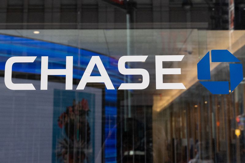 &copy; Reuters. FILE PHOTO: JPMorgan Chase Bank is seen in New York City, U.S., March 21, 2023. REUTERS/Caitlin Ochs/File Photo