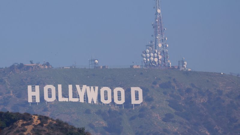&copy; Reuters. FILE PHOTO: The iconic Hollywood sign is pictured the day after the Writers Guild of America (WGA) announced it reached a preliminary labor agreement with major studios in Los Angeles, California, U.S., September 25, 2023. REUTERS/Mario Anzuoni/File Photo