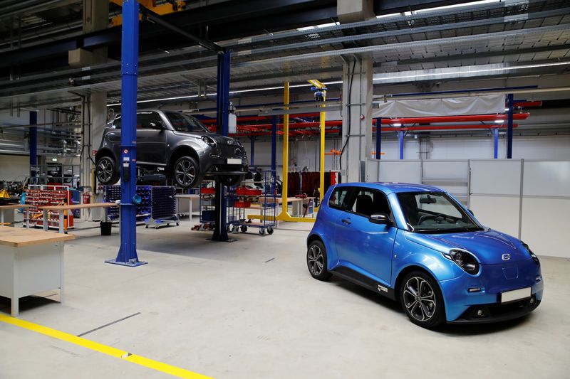 &copy; Reuters. Two e.Go Life city cars of Germany's electric car startup e.GO Mobile AG, that develops and produces electric vehicles, are pictured in the prototype assembly line of the production engineering cluster of the RWTH Aachen Campus, Germany's largest engineer