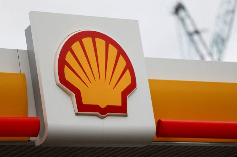 &copy; Reuters. FILE PHOTO: A view shows a logo of Shell petrol station in South East London, Britain, February 2, 2023. REUTERS/May James//File Photo