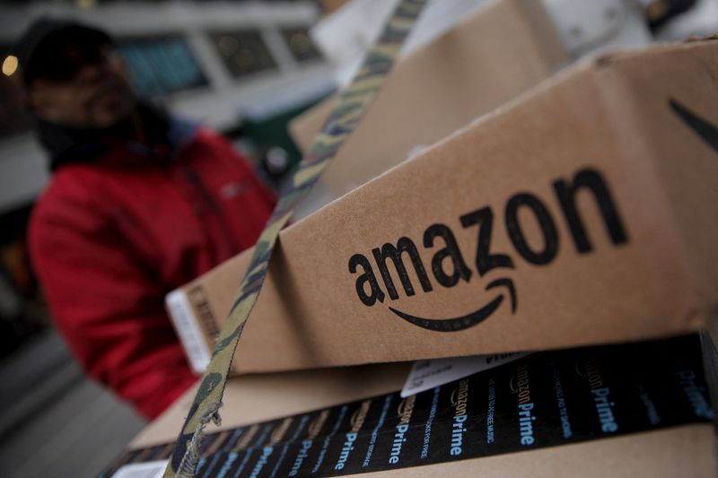 &copy; Reuters. FILE PHOTO: Amazon boxes are seen stacked for delivery in the Manhattan borough of New York City, January 29, 2016. REUTERS/Mike Segar/File Photo