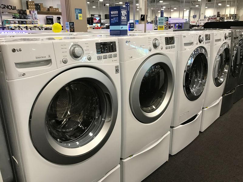 US durable goods orders unexpectedly rise in August