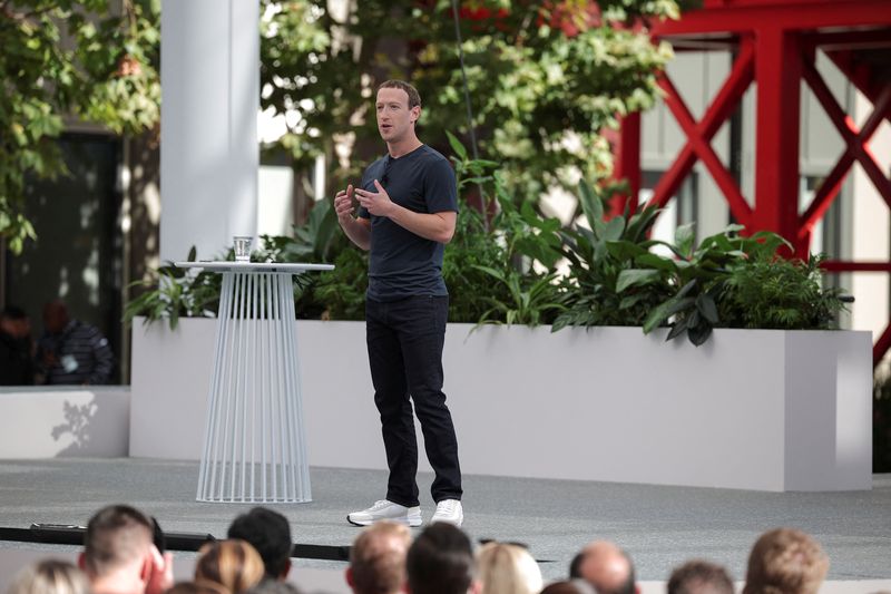 &copy; Reuters. Meta CEO Mark Zuckerberg delivers a speech at the Meta Connect event at the company's headquarters in Menlo Park, California, U.S., September 27, 2023. REUTERS/Carlos Barria