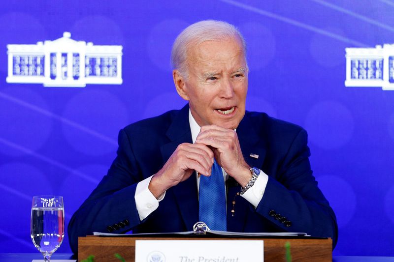 © Reuters. U.S. President Joe Biden speaks during a meeting with the President's Council of Advisors on Science and Technology (PCAST) in San Francisco, California, U.S., September 27, 2023. REUTERS/Evelyn Hockstein