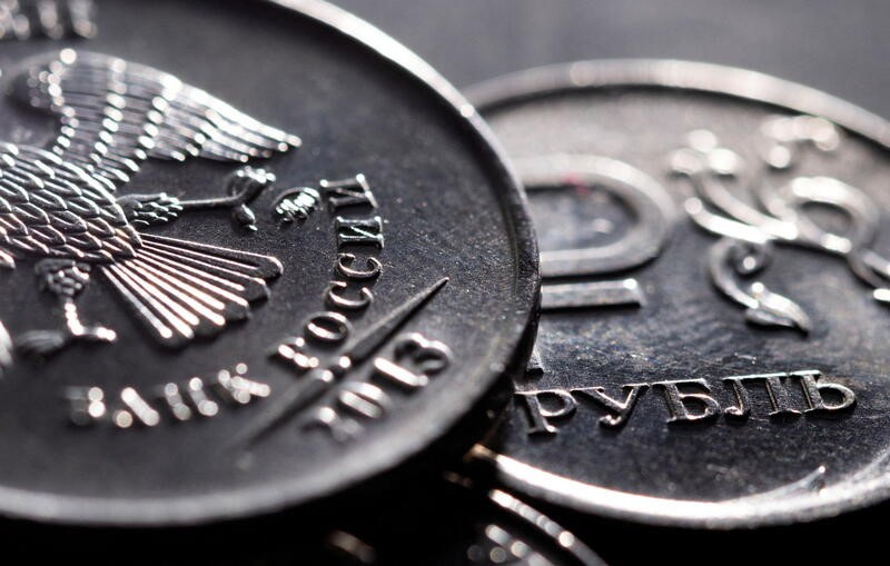 &copy; Reuters. 　９月２８日、ロシア・ルーブルが対ドルで一時、約１週間ぶりの安値に下落した。２０２２年２月撮影（２０２３年　ロイター/Dado Ruvic）
